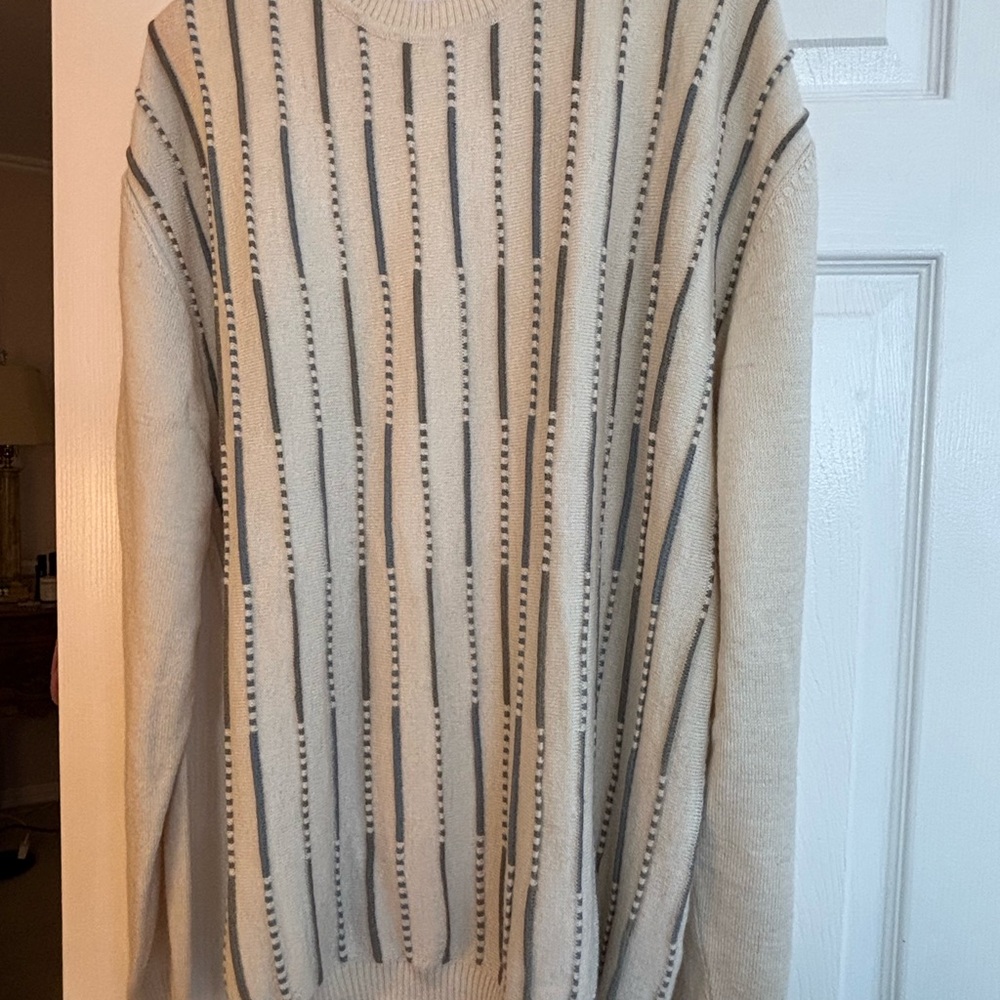 Elegant Men's Striped Crewneck Sweater